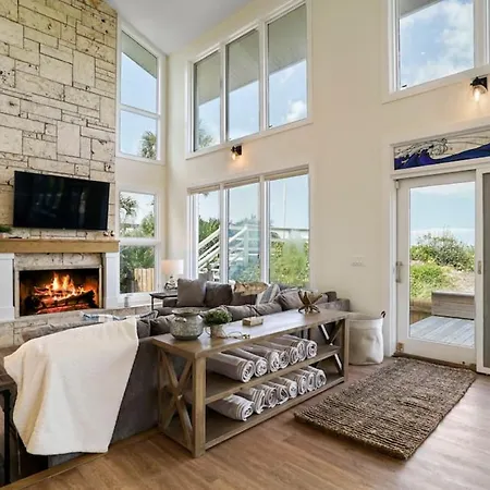 Crescent Lookout Oceanfront With Panoramic Views Villa